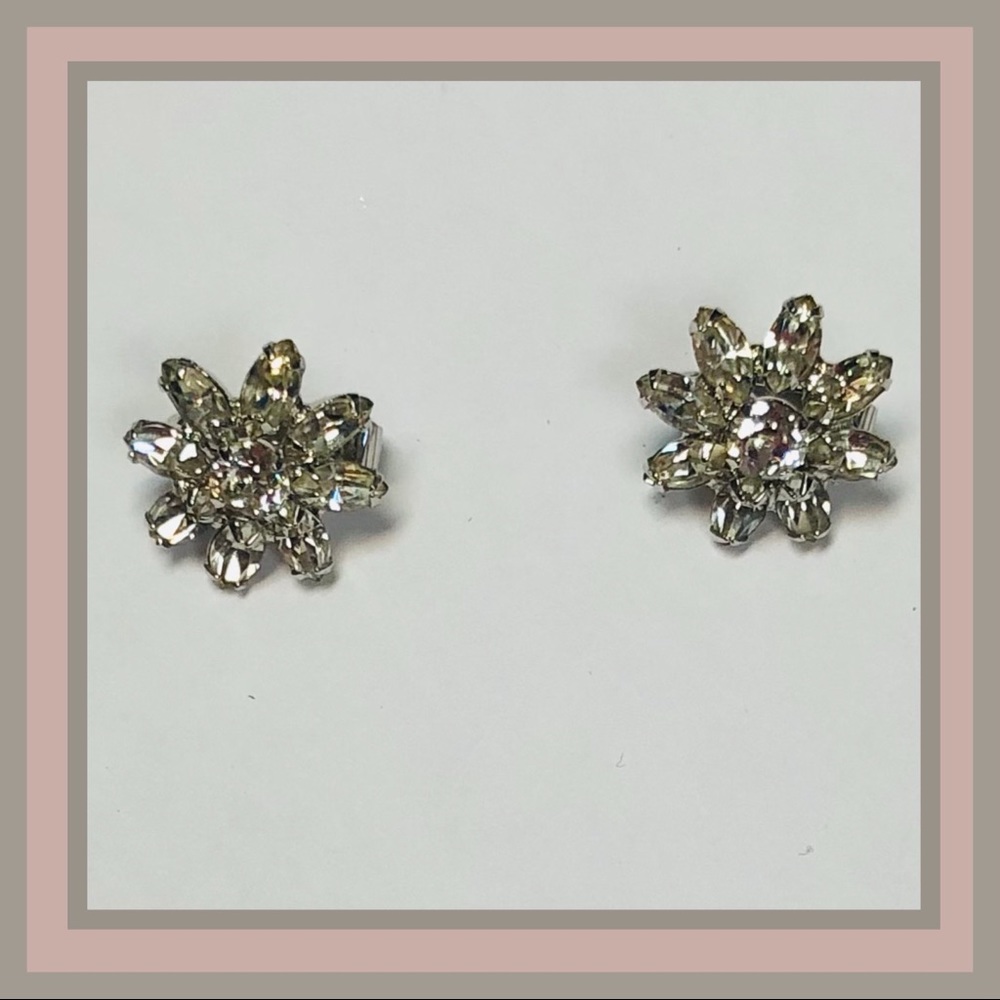 VINTAGE WEISS RHINESTONE EARRINGS